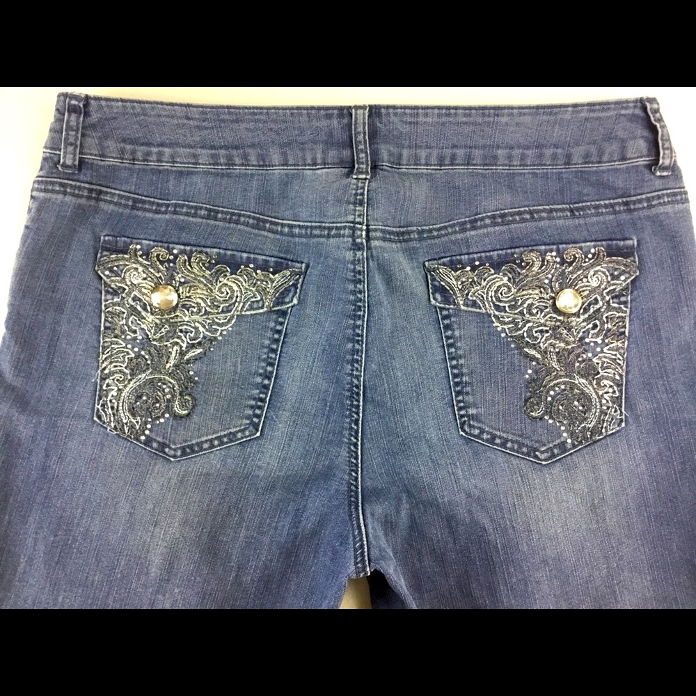 Chico’s Platinum Denim Flap Pocket 79984 34/33.